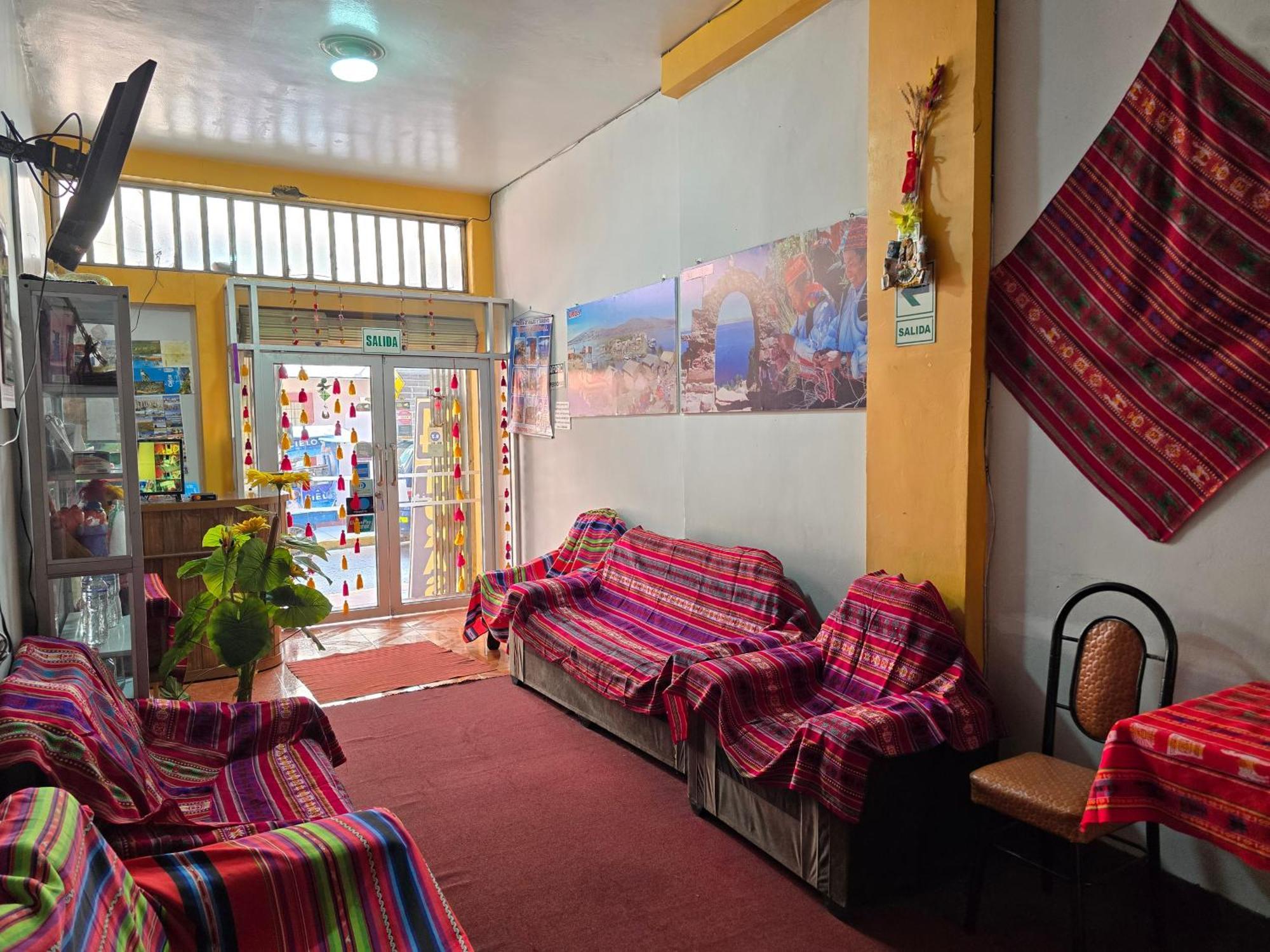 Hostal Acuarius Puno Eksteriør bilde