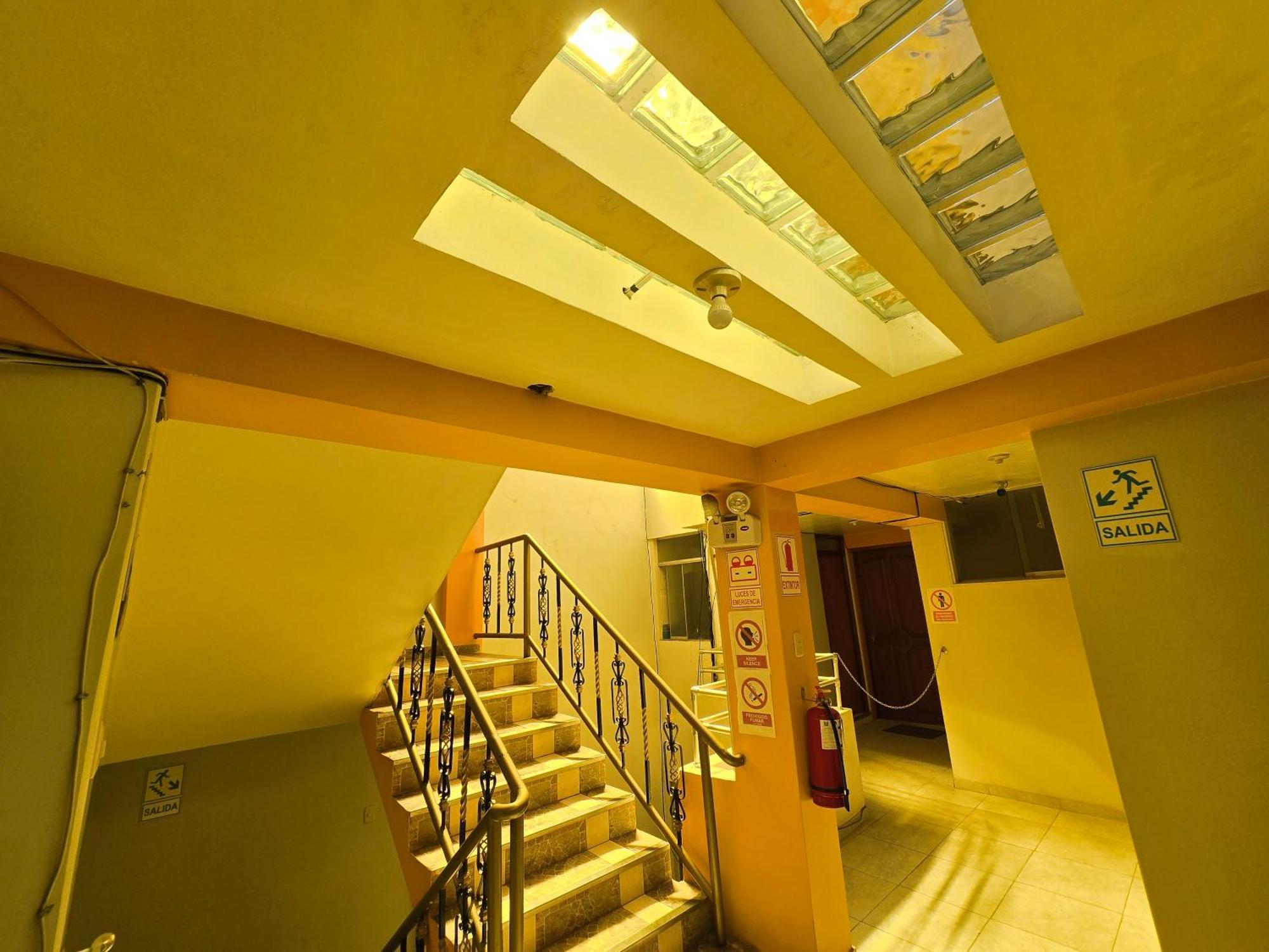 Hostal Acuarius Puno Eksteriør bilde
